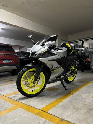 YAMAHA YZF R15 
